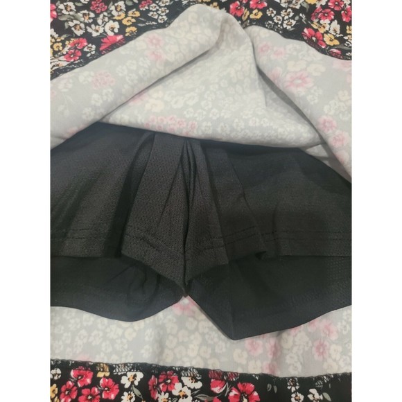 Rafaella Women Supreme Stretch4.5" InseamComfort Skortw/mesh(Black,S)MSRP $59.50 - Picture 4 of 4